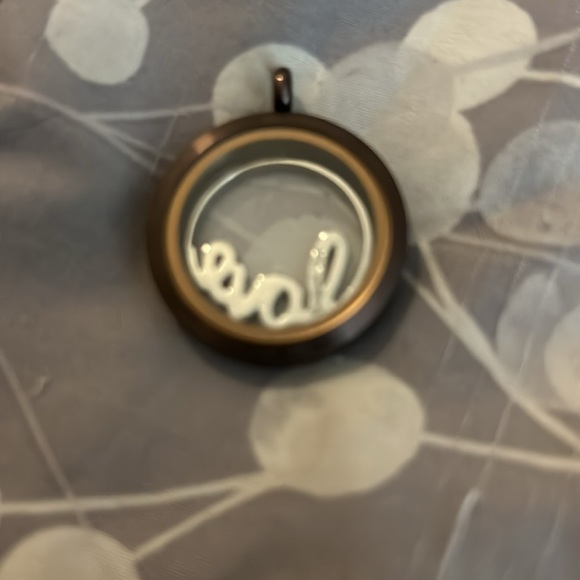 Origami Owl living locket large round chocolate with crystals - Picture 2 of 5